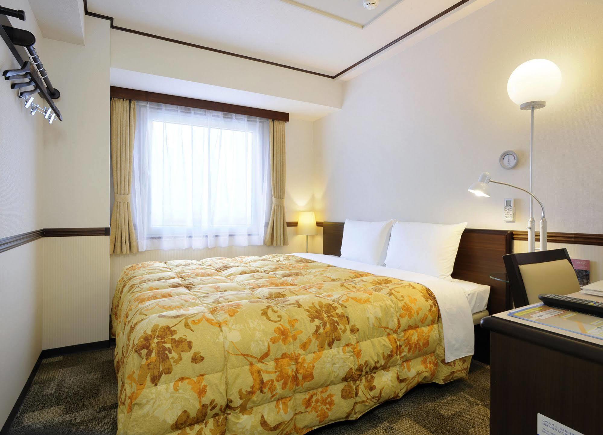Toyoko Inn Sendai Higashi-Guchi No 2 Экстерьер фото