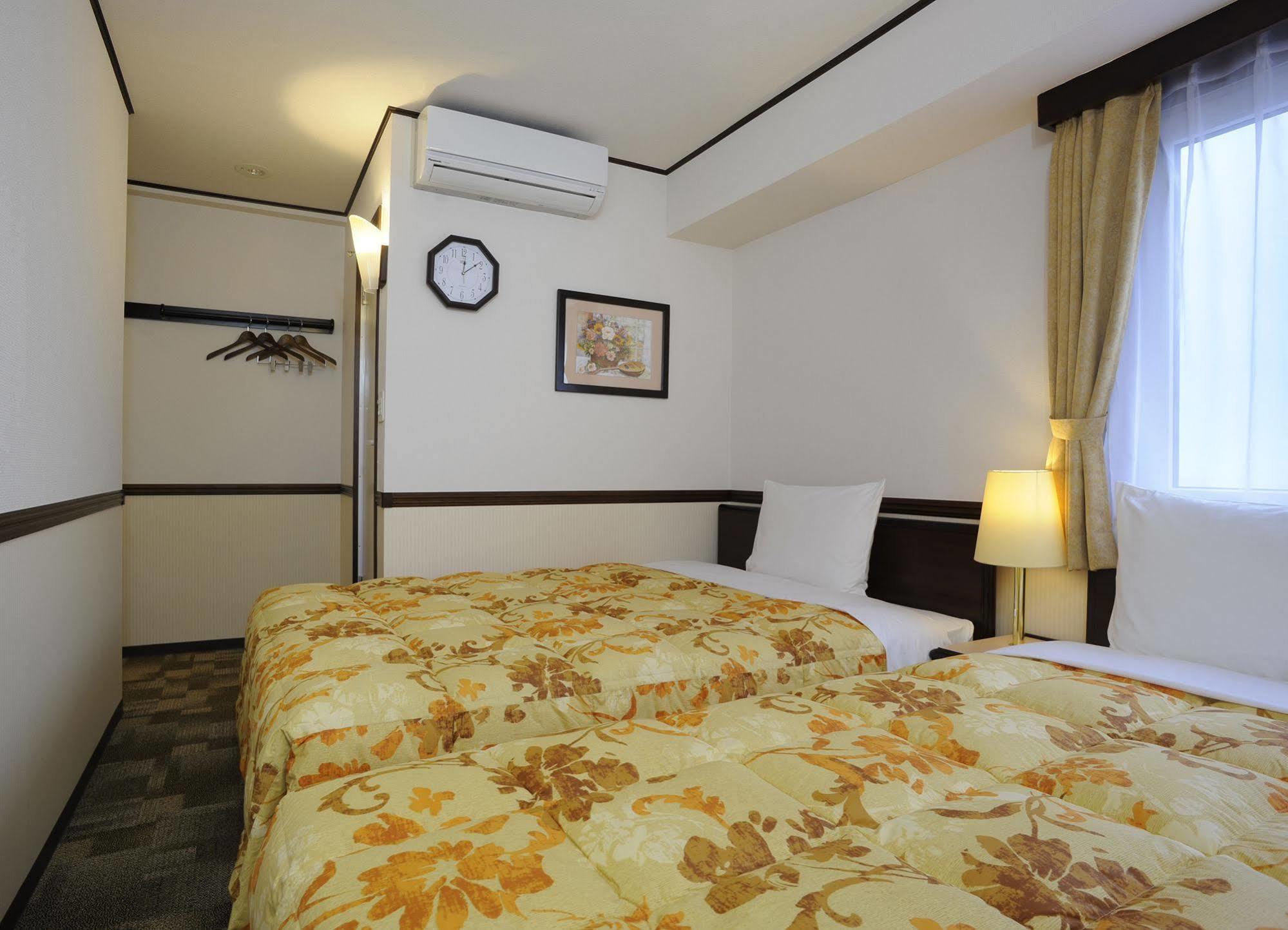 Toyoko Inn Sendai Higashi-Guchi No 2 Экстерьер фото