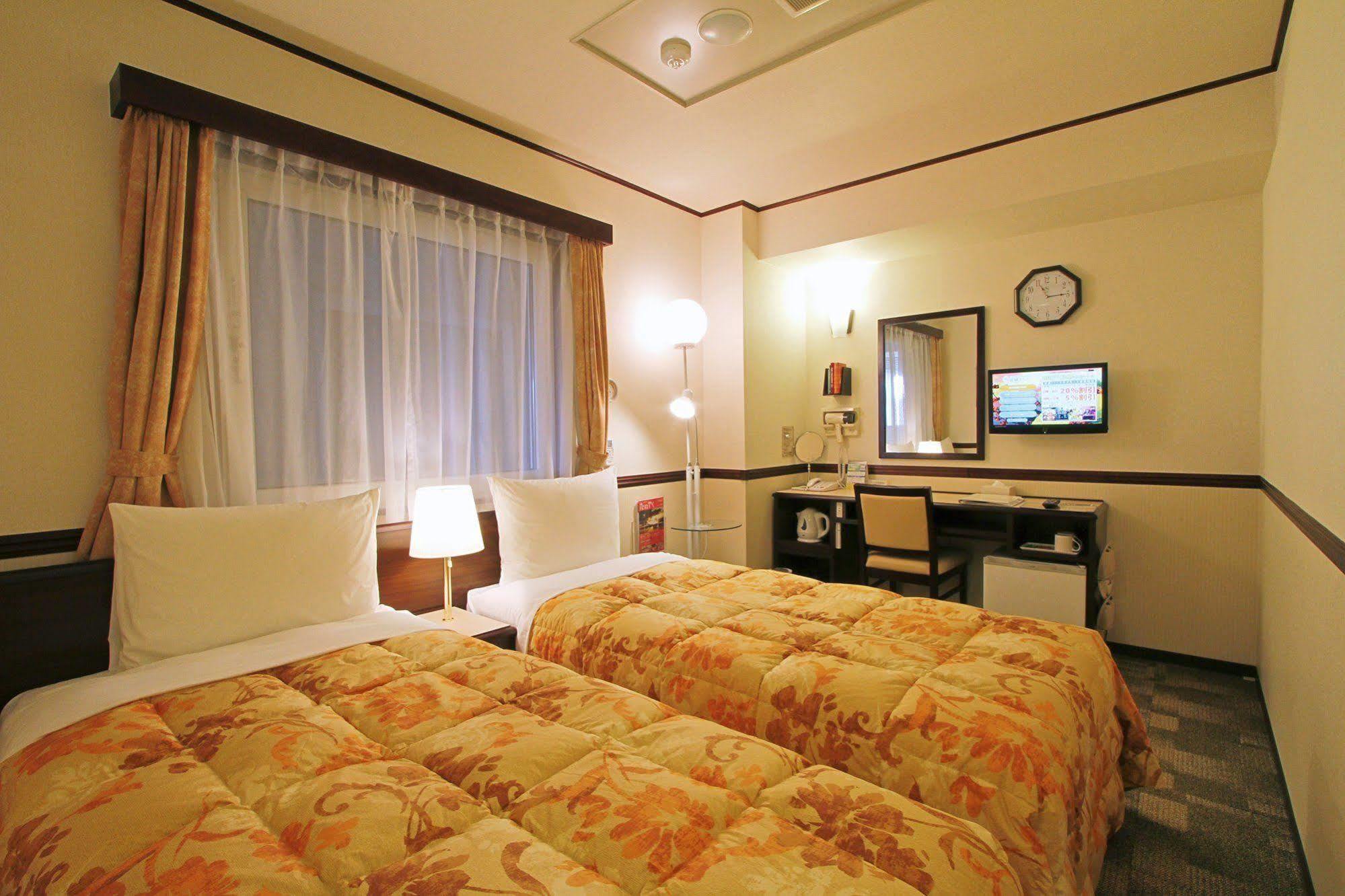 Toyoko Inn Sendai Higashi-Guchi No 2 Экстерьер фото